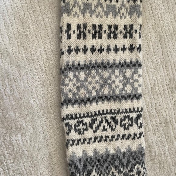 H&M Knit Double Thick Scarf Muffler Jacquard Scandinavian Design 68" x 6" - Picture 2 of 9